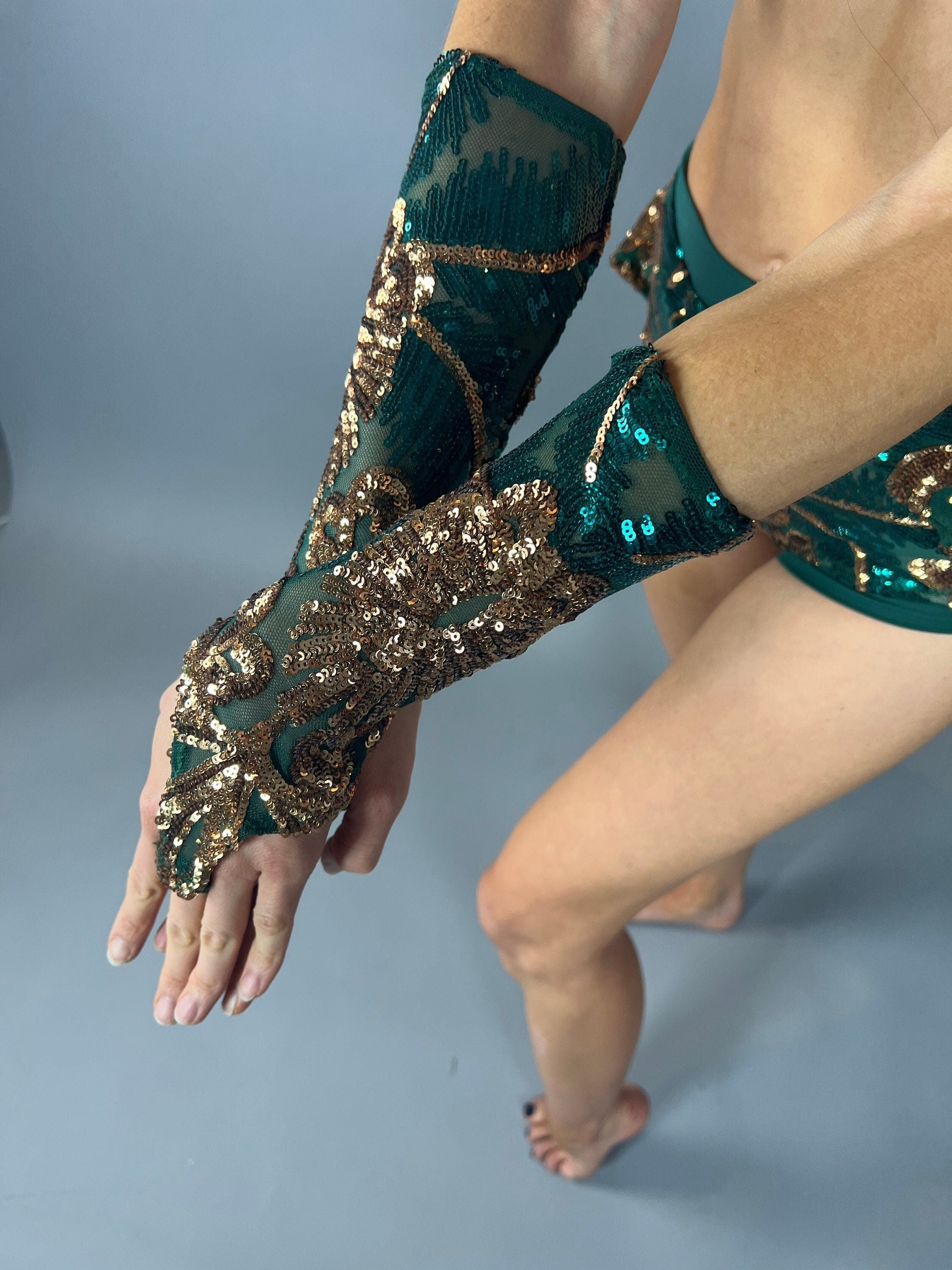 Green and Gold Sequin Crop Top and Bottom Set, V-Neck Crop Top, Shorts With Half-Skirt, Hand Accessories