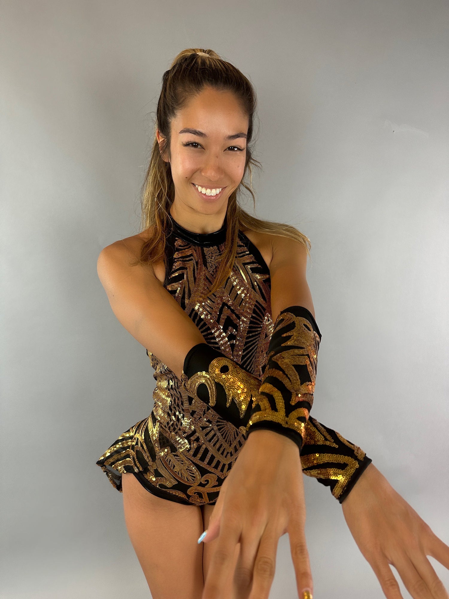 Show girl costume, Black Gold Sequins Leotard, Salsa dancer, bodysuit for woman, Exotic Dance wear, Bridal bodysuit.trending now
