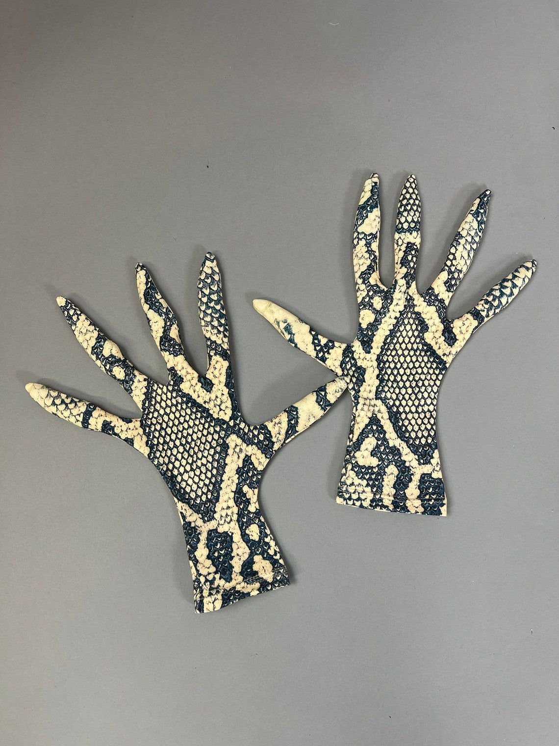 Long Fingers Gloves, Creepy Gloves, Costume Gloves, Cosplay Accessory, Trending Now, Snake Print