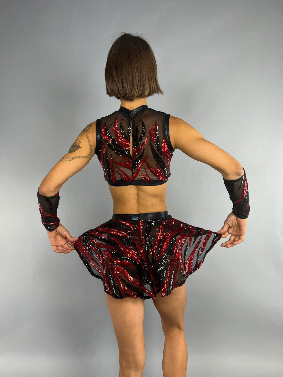 Black and Red Sequin Crop Top and Bottom Set, Shorts with Half-Skirt, Hand Accessories