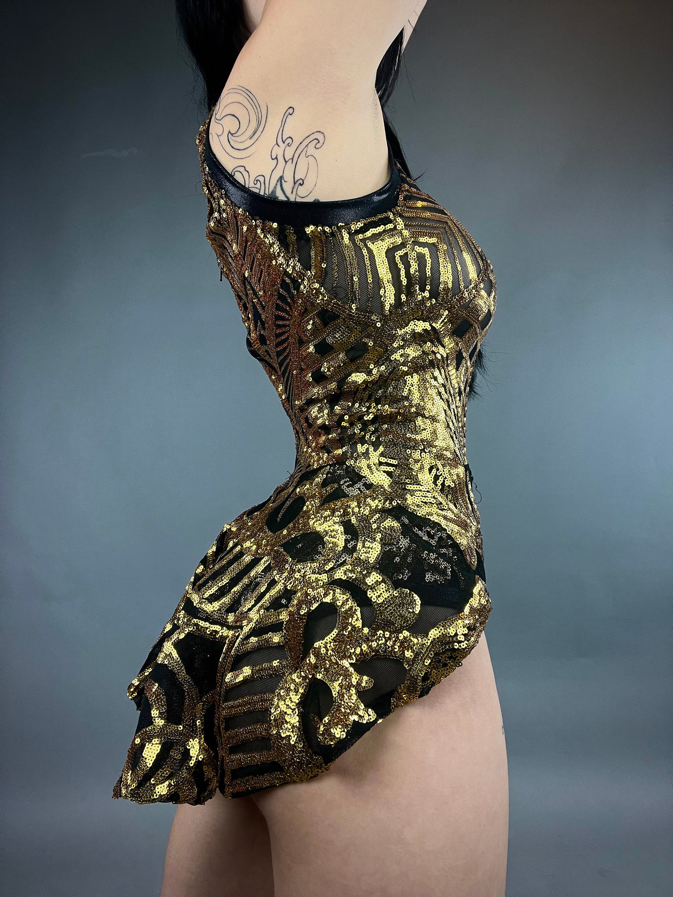 Glamorous Black &amp; Gold Sequin Leotard: Show Girl Costume, Salsa Dancer Bodysuit, Exotic Dance Wear